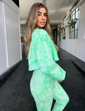 Load image into Gallery viewer, Shari Cropped Jumper - Green
